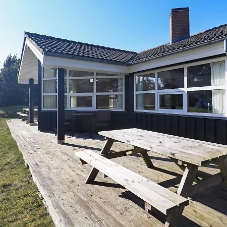 Feriehus Four-bedroom Holiday In 2 Hirtshals