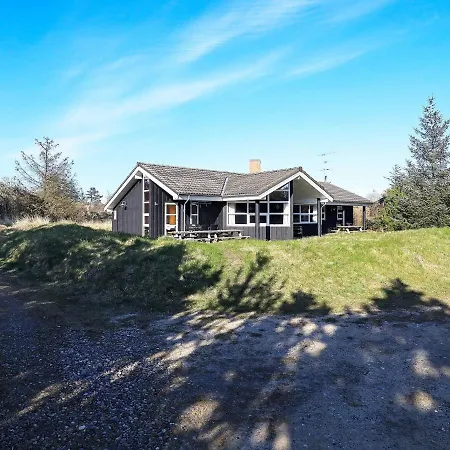 Feriehus Four-bedroom Holiday In 2 Hirtshals