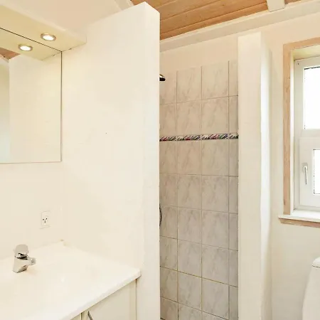 Feriehus Four-bedroom Holiday In 2 *